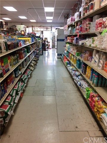 1220 W 9th St, Merced, CA 95341
